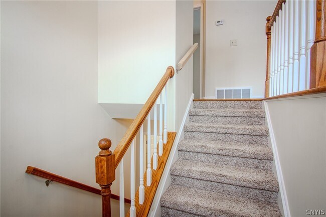 Foto del edificio - 3035 Claybourne Ln