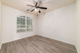 Building Photo - 12426 Taylorwood Ln