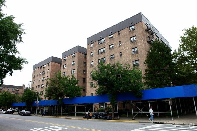 Foto del edificio - 3165 138th St