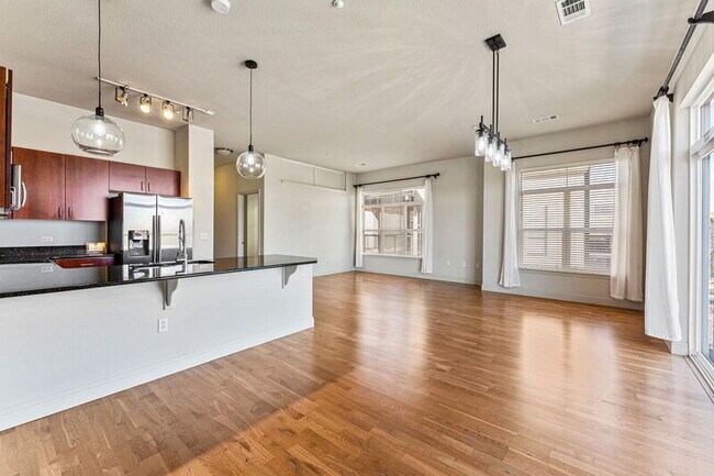 Building Photo - 5401 S Park Terrace Ave
