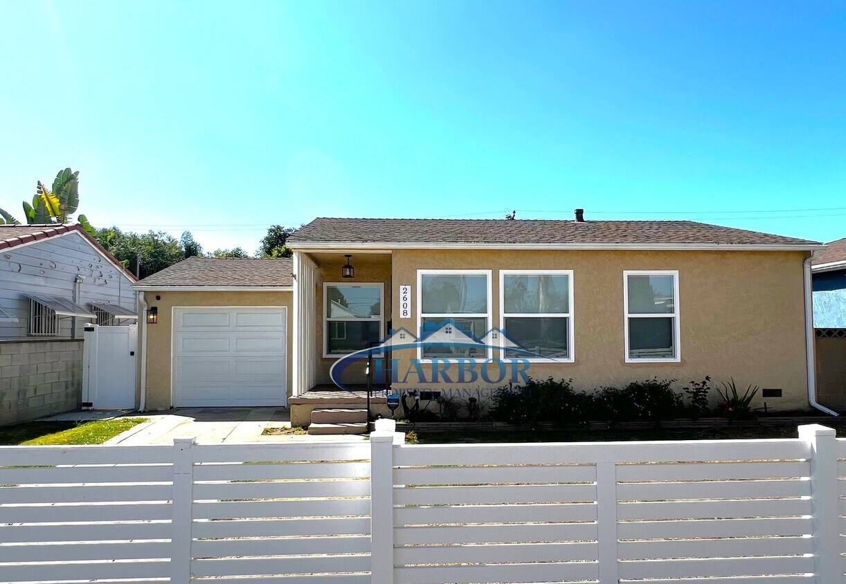 Foto principal - Spacious 3-Bedroom 1.5 Bath with a Large B...
