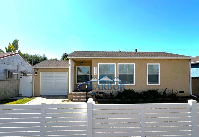 Spacious 3-Bedroom 1.5 Bath with a Large B... - Spacious 3-Bedroom 1.5 Bath with a Large B... House