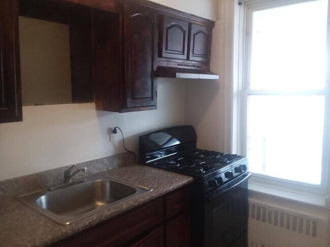 Building Photo - 302 Grafton St