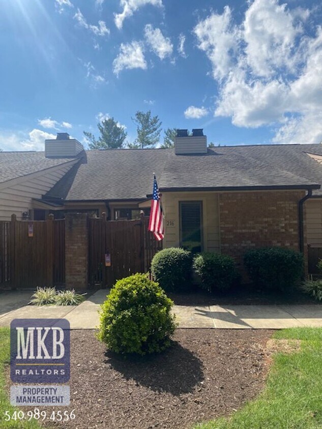 Foto principal - HALF OFF FIRST MONTHS RENT!! Nice 3 Bedroo...