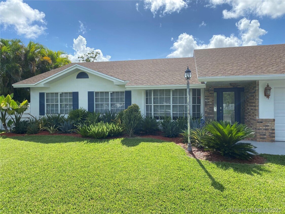 Primary Photo - 14458 SW 141st Pl