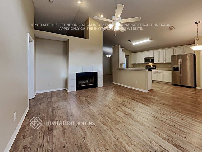 Building Photo - 13768 Meadowpark Ave