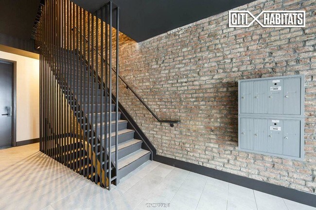 Building Photo - 1066 Park Pl