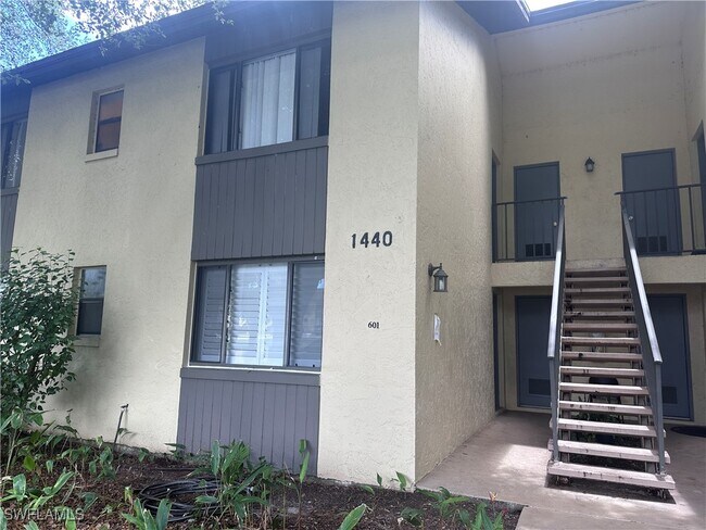 Foto del edificio - 1440 Green Valley Cir