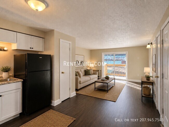 Foto del edificio - 8 Hillside Ln