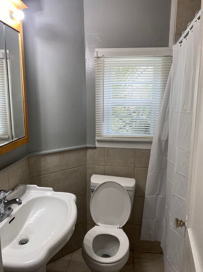 Foto del edificio - ADAMS 1237-41