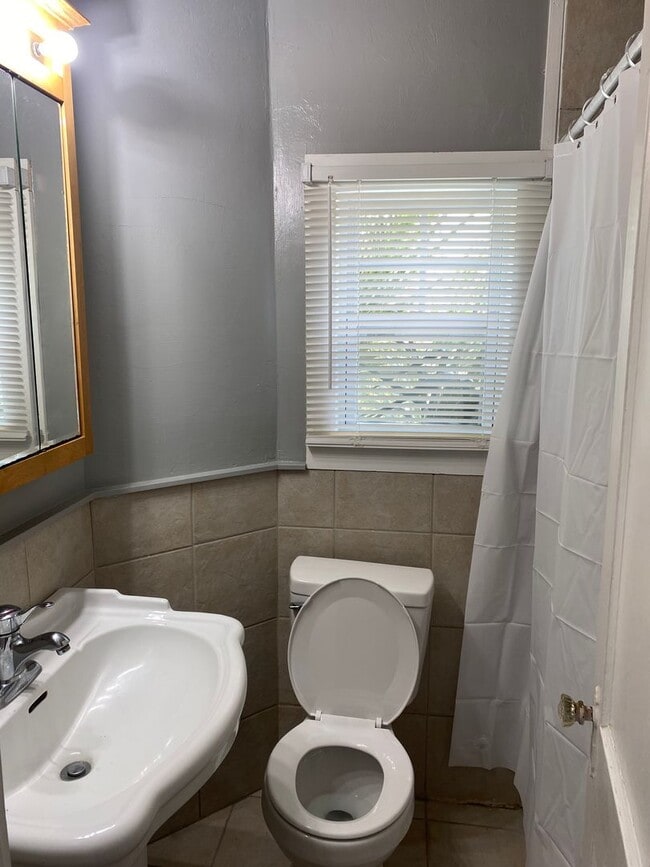 Building Photo - ADAMS 1237-41