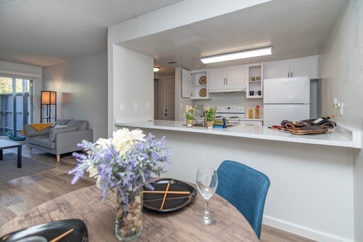 Primary Photo - The Grove Apartments