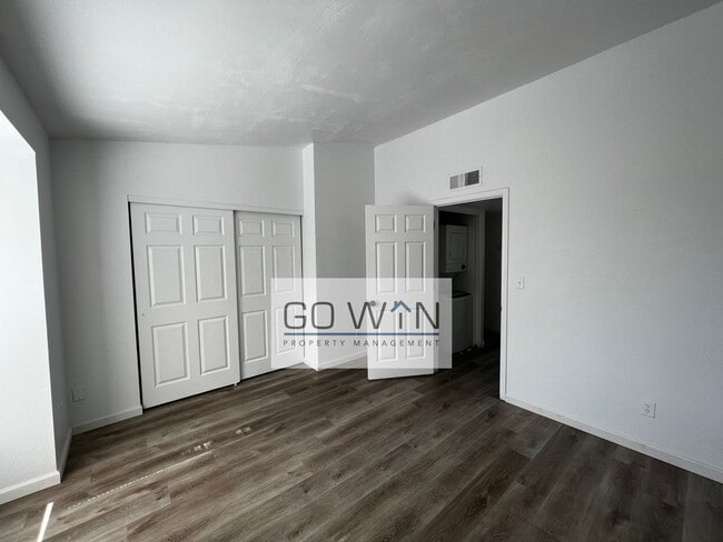 Building Photo - 15601 N 30th St