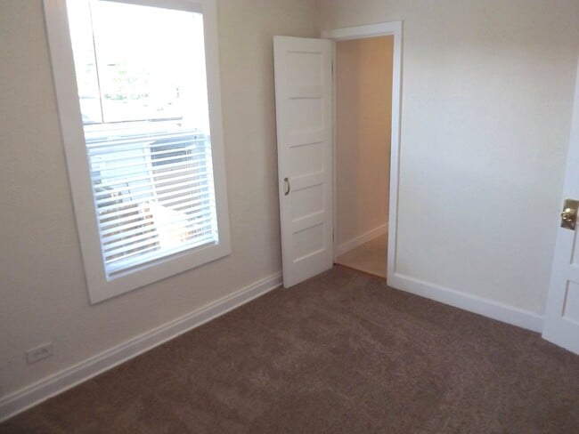 Foto del edificio - 115 N Park St