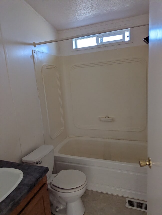 Building Photo - 2390 Poole Way