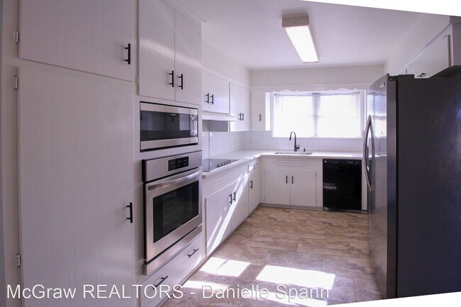 Foto del edificio - 3 br, 2 bath House - 1738 S. 74th E. Ave.