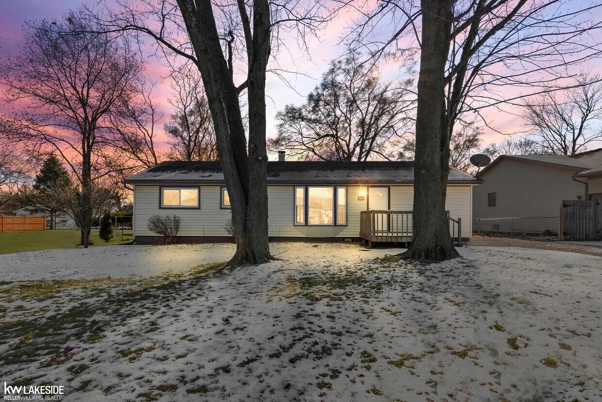 2110 Barclay Ave, Shelby Township, MI 48317 House Rental in Shelby