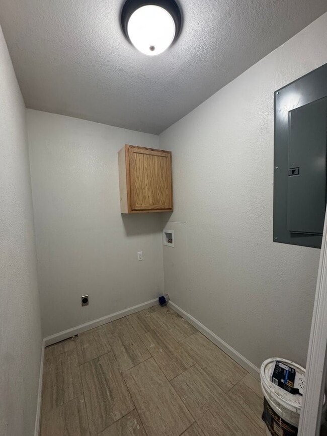 Building Photo - 3 Bed / 1 Bath in Trumann Available Now.