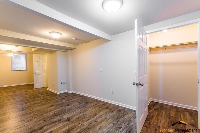 Foto del edificio - 527 Moro St