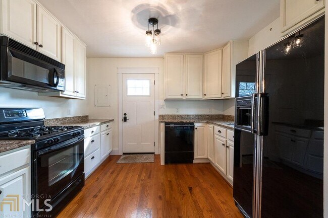 Building Photo - 1556 Braeburn Dr SE