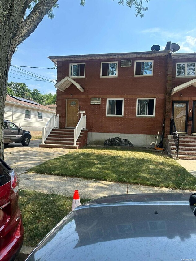 Primary Photo - 255-10-255148 148th Ave