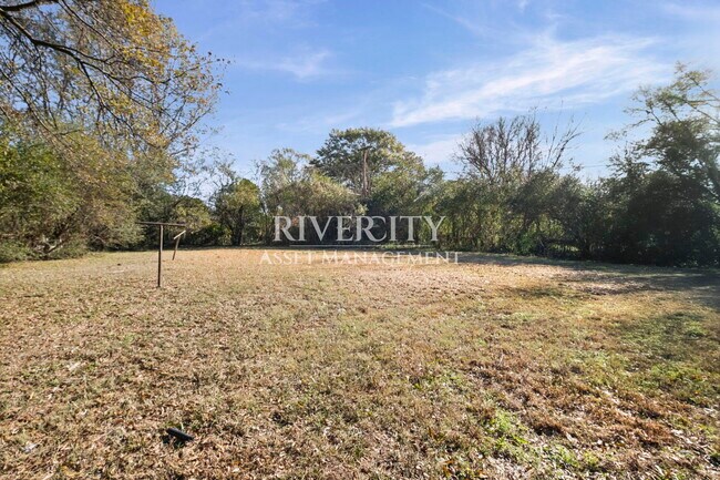 Foto del edificio - 4056 Grantham Rd