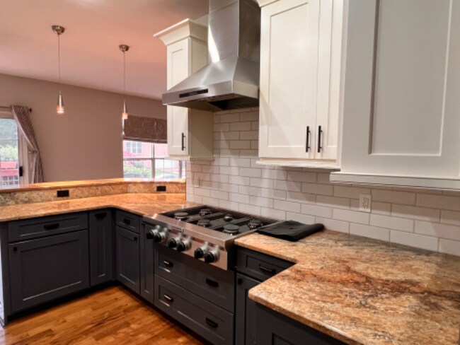 Foto del edificio - 1131 Olde Cameron Ln