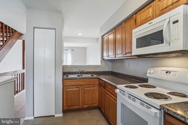 Building Photo - 13725 Avonshire Dr