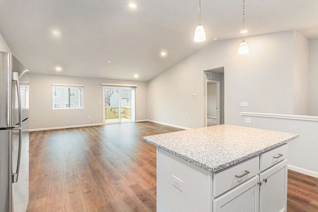 Foto del edificio - 4394 Pine Creek Dr