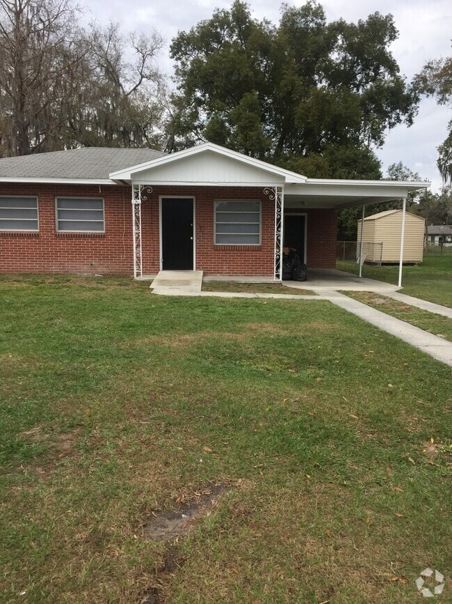 Building Photo - 2820 Canal Dr N