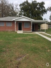 Building Photo - 2820 Canal Dr N