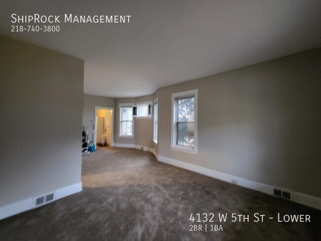Foto del edificio - 4132 W 5th St