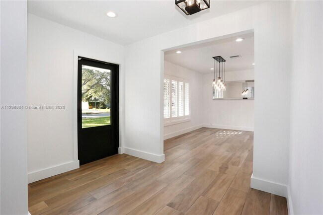 Building Photo - 13225 SW 71st Ave