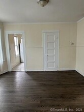 Building Photo - 481 Hollister Ave