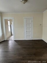 Building Photo - 481 Hollister Ave