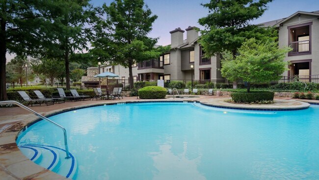 Building Photo - 305 Ranch Dr