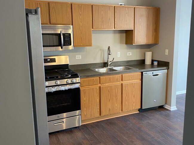 Building Photo - 382 Littleton Trail