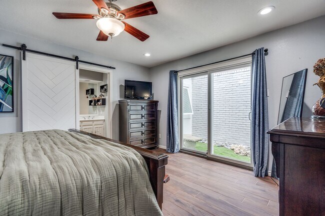 Foto del edificio - 1108 Richland Oaks Dr
