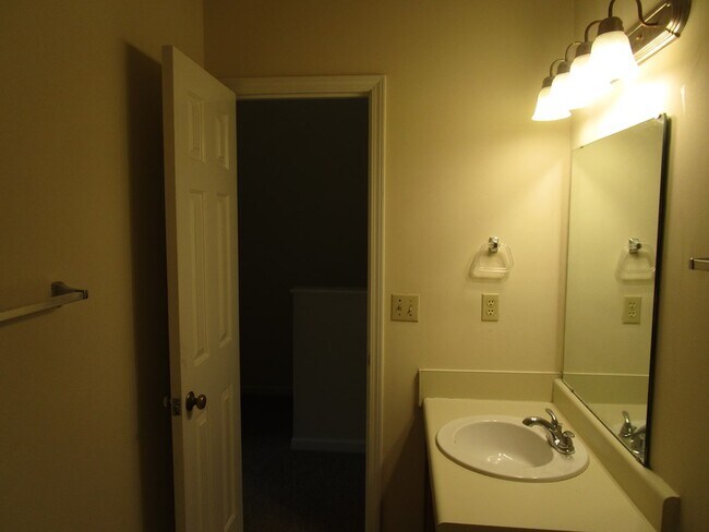 Foto del edificio - 610 Archdale Dr