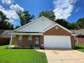 Building Photo - 4429 N Grand Cedar Ln