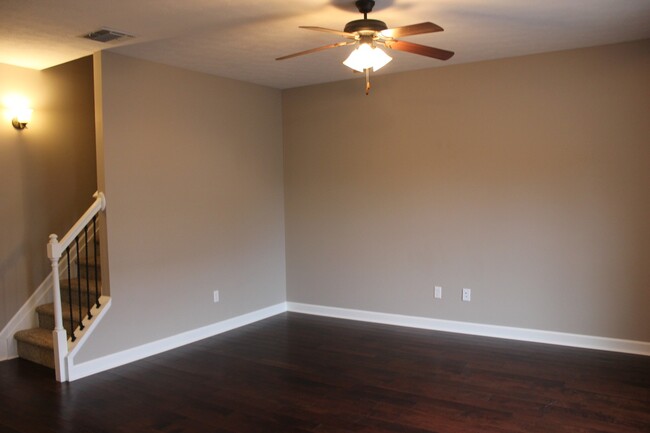 Foto del edificio - Townhouse for Rent in Cedar Point