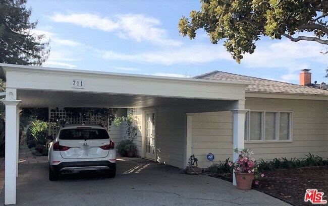 Building Photo - 711 Radcliffe Ave