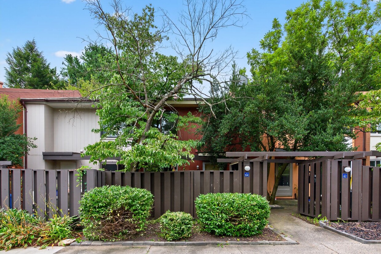 Photo - 1384 Northgate Square (Reston, VA)