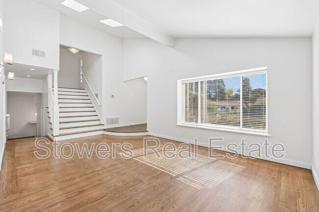 Foto del edificio - 963 Morello Ave