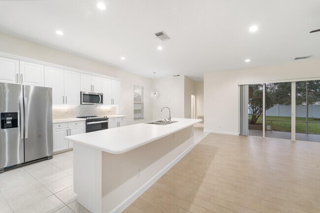 Building Photo - 10741 SW Westlawn Blvd