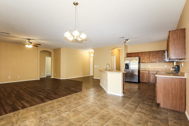 Foto del edificio - 15221 N 177th Dr