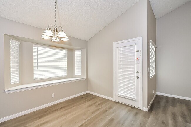 Foto del edificio - 3316 Sturbridge Cir