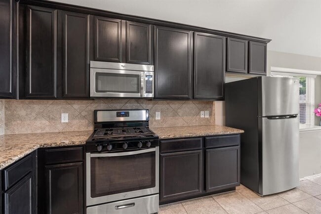 Foto del edificio - 219 Summer Creek Dr