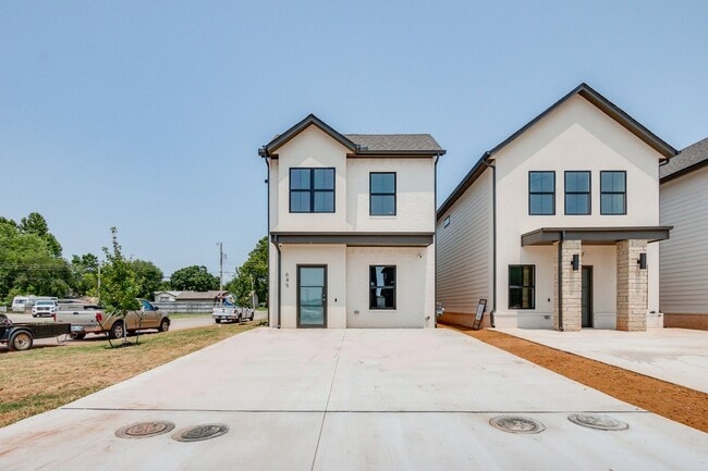 Building Photo - Urban living in Edmond