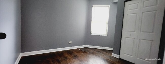 Foto del edificio - 1350 W 98th Pl
